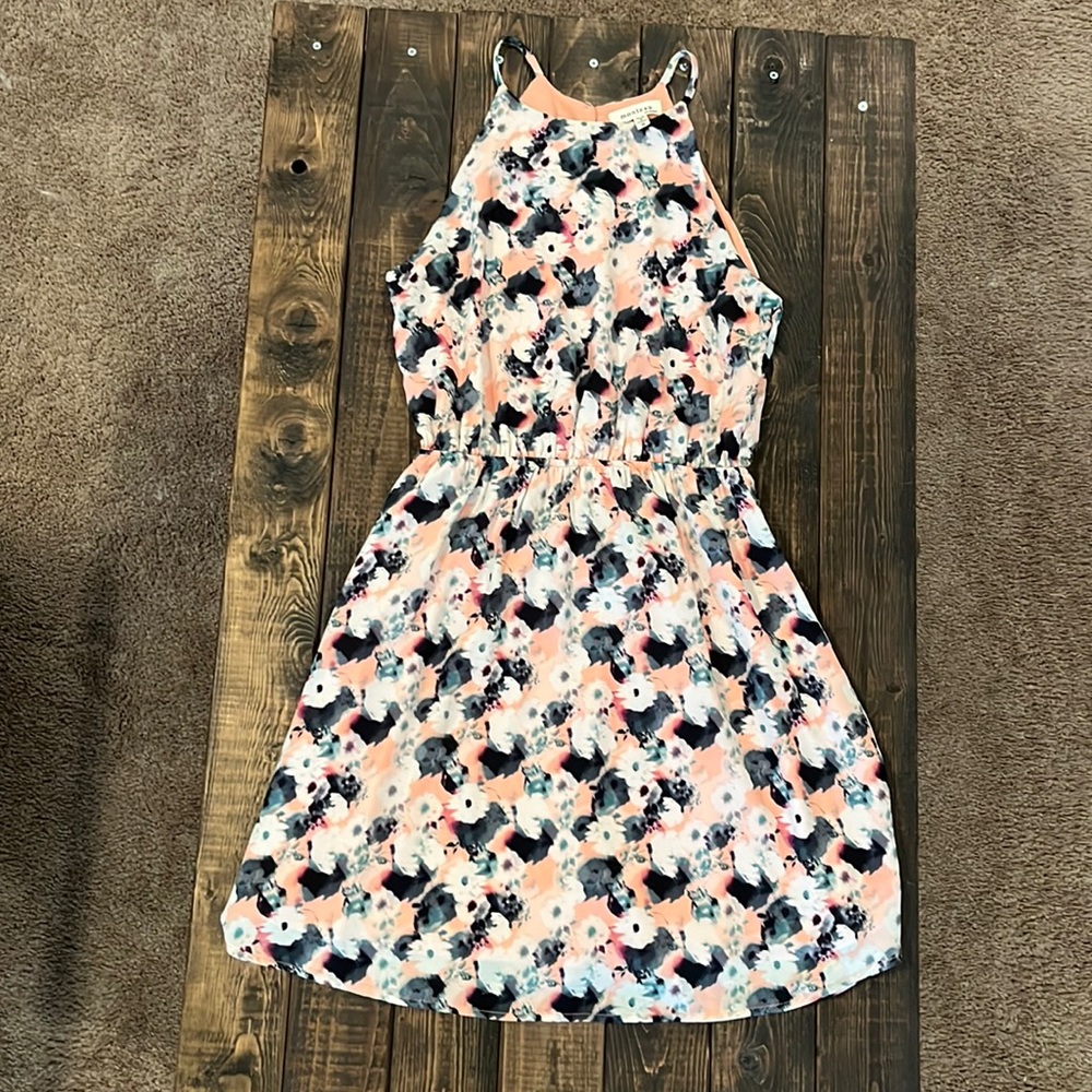 5/$20💜 Light Pink Floral High Neck Dress
